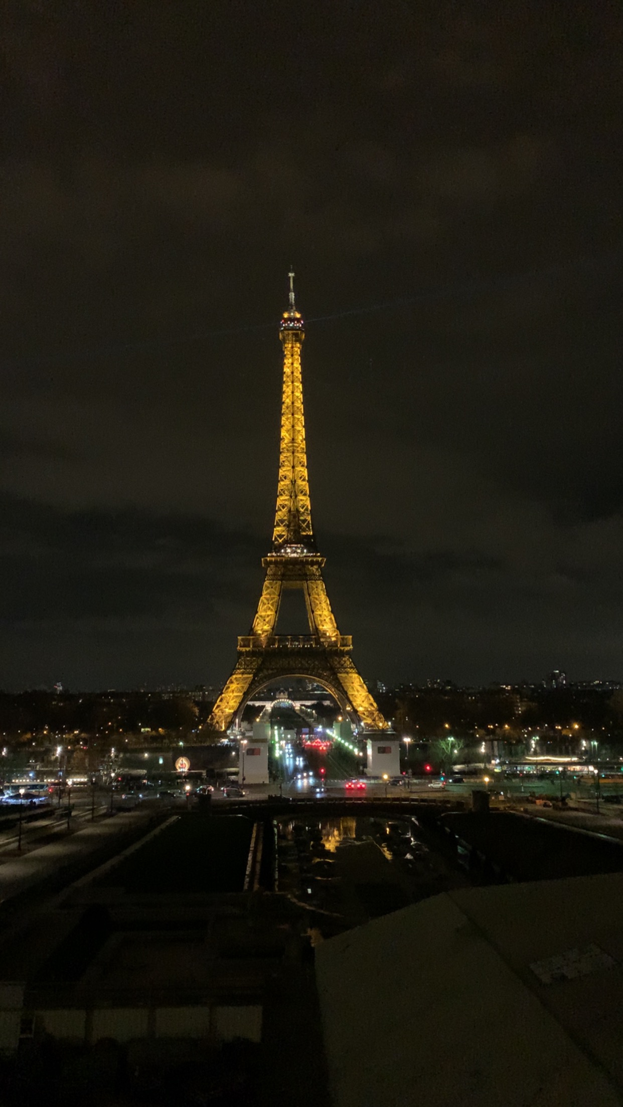 Tour Eiffel illuminée de nuit