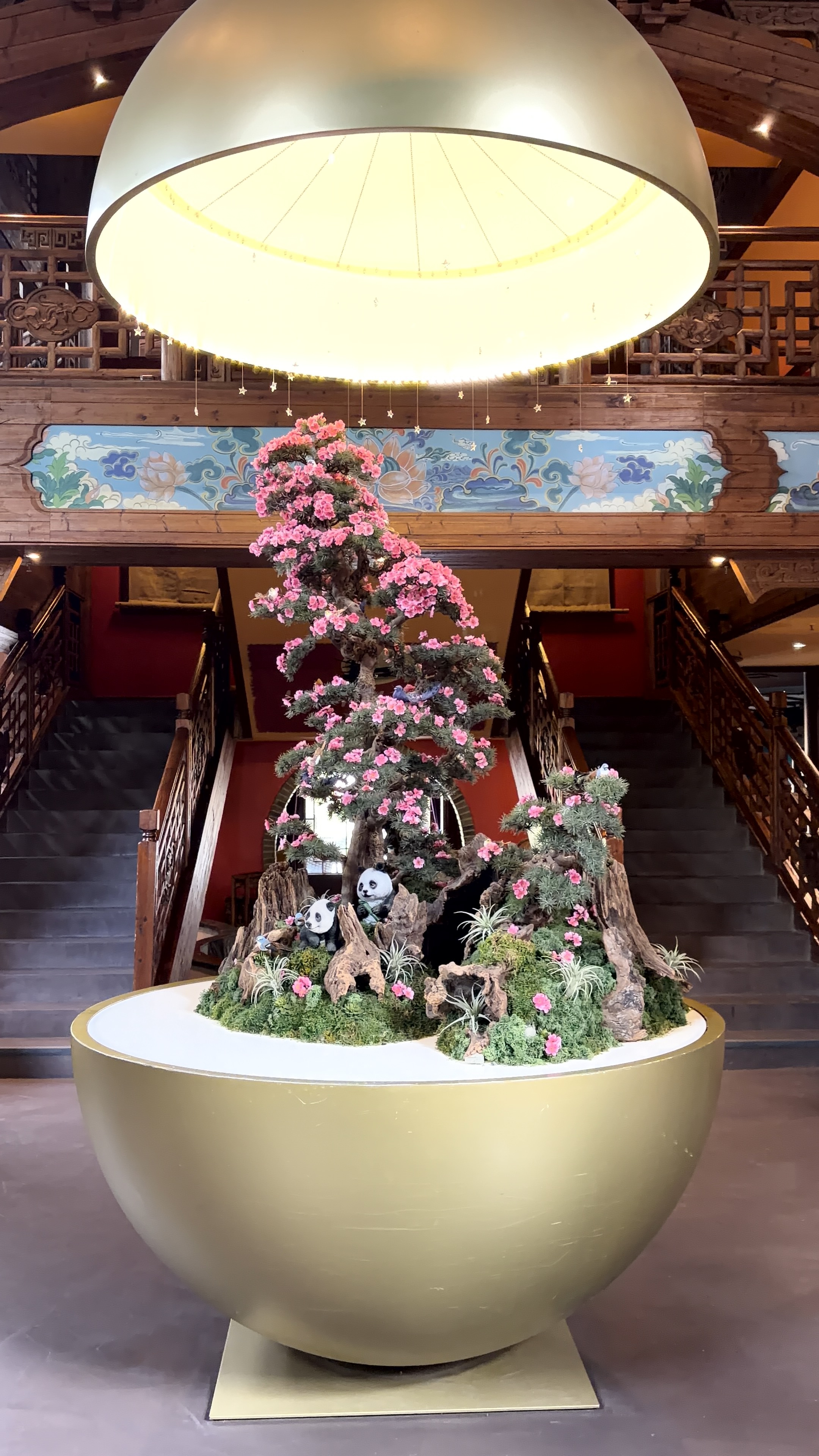 Arbre bonsaï géant hall Ling Bao